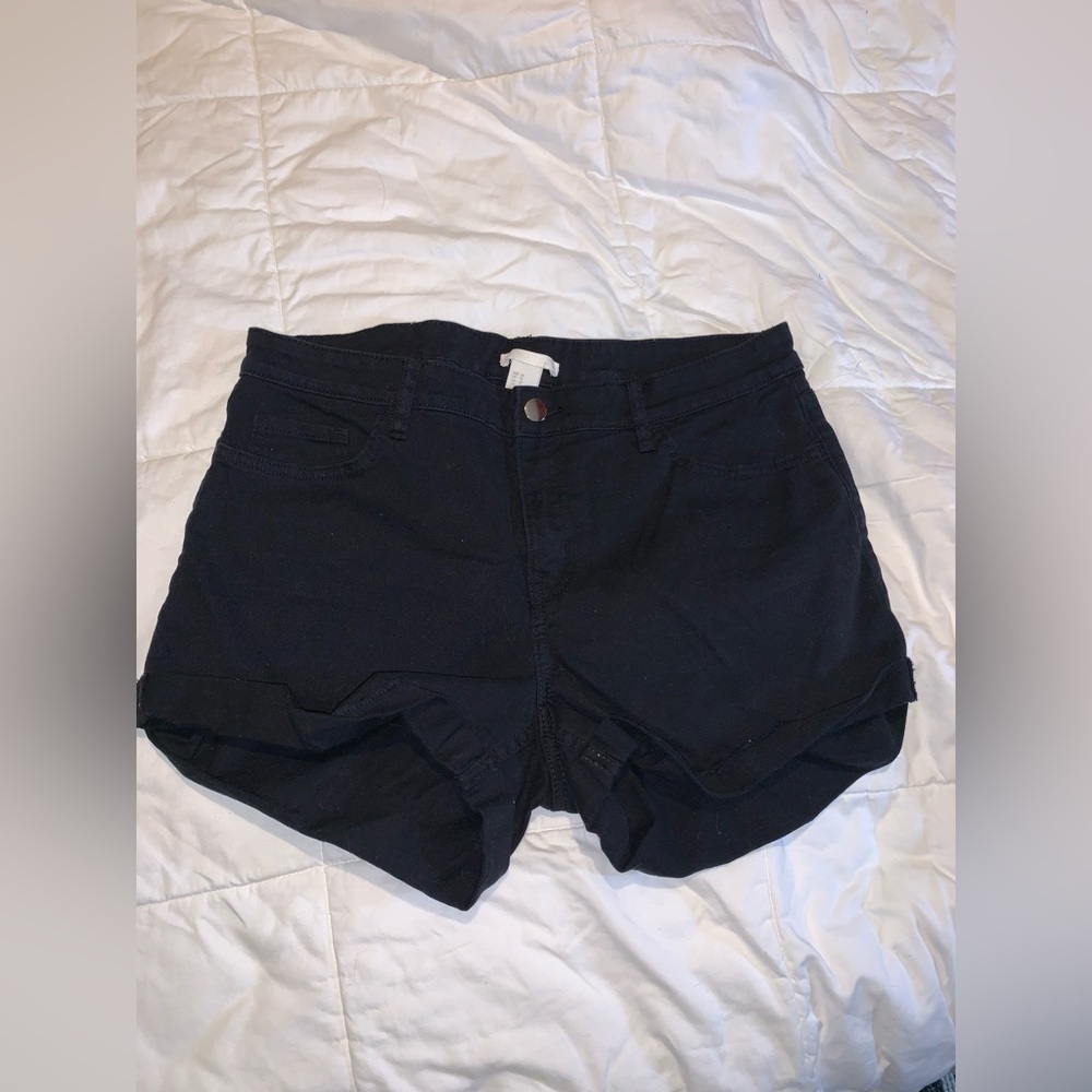 Women’s h&m jean shorts.